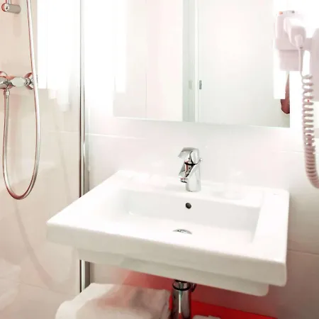 Ibis Styles Toulouse Labege Hotel Exterior photo